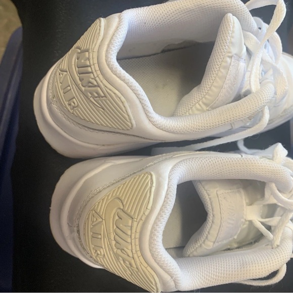 ✨ Nike Air Max 90 White Women 6 / Youth 4.5Y Classic Retro‎ Sneakers 👟 - Picture 2 of 5